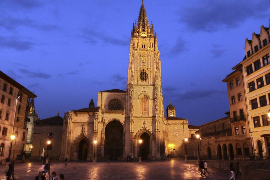 On the Footsteps of St James, The Basque Country and Beyond - Oviedo cathedral at night